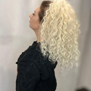 Krab w chłodnym odcieniu blondu