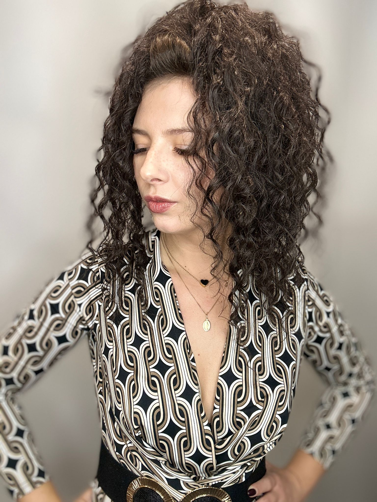 Afro krab w kolorze czekolady